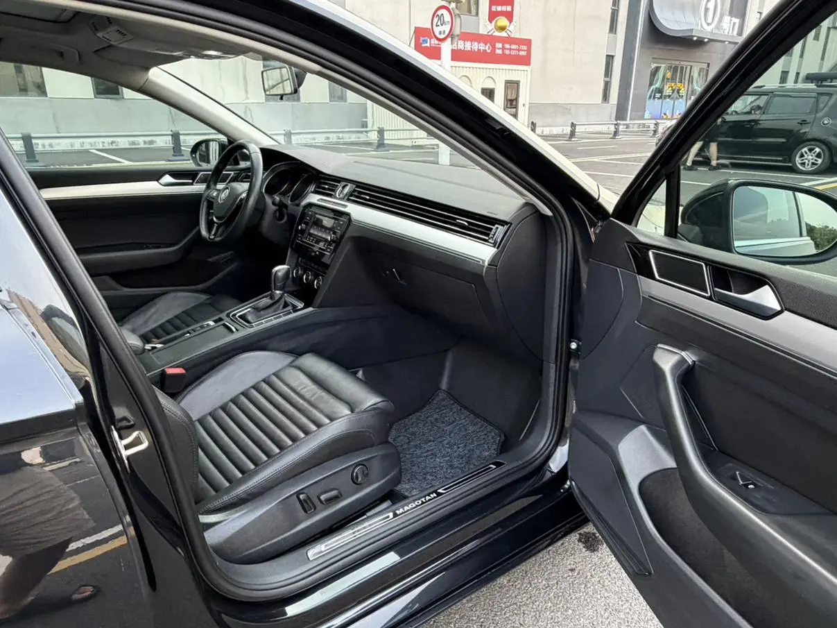 Volkswagen Magotan 330TSI DSG leading country VI