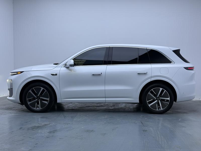 Li Auto Ideal L6 2024
