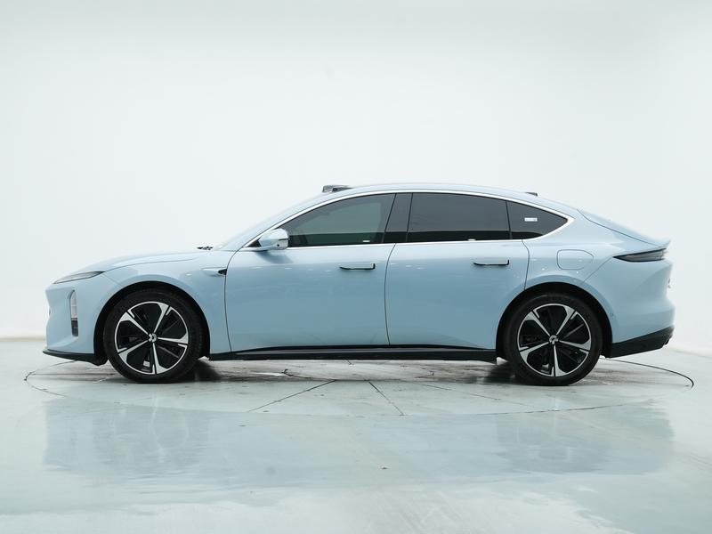 NIO NIO ET5 2025