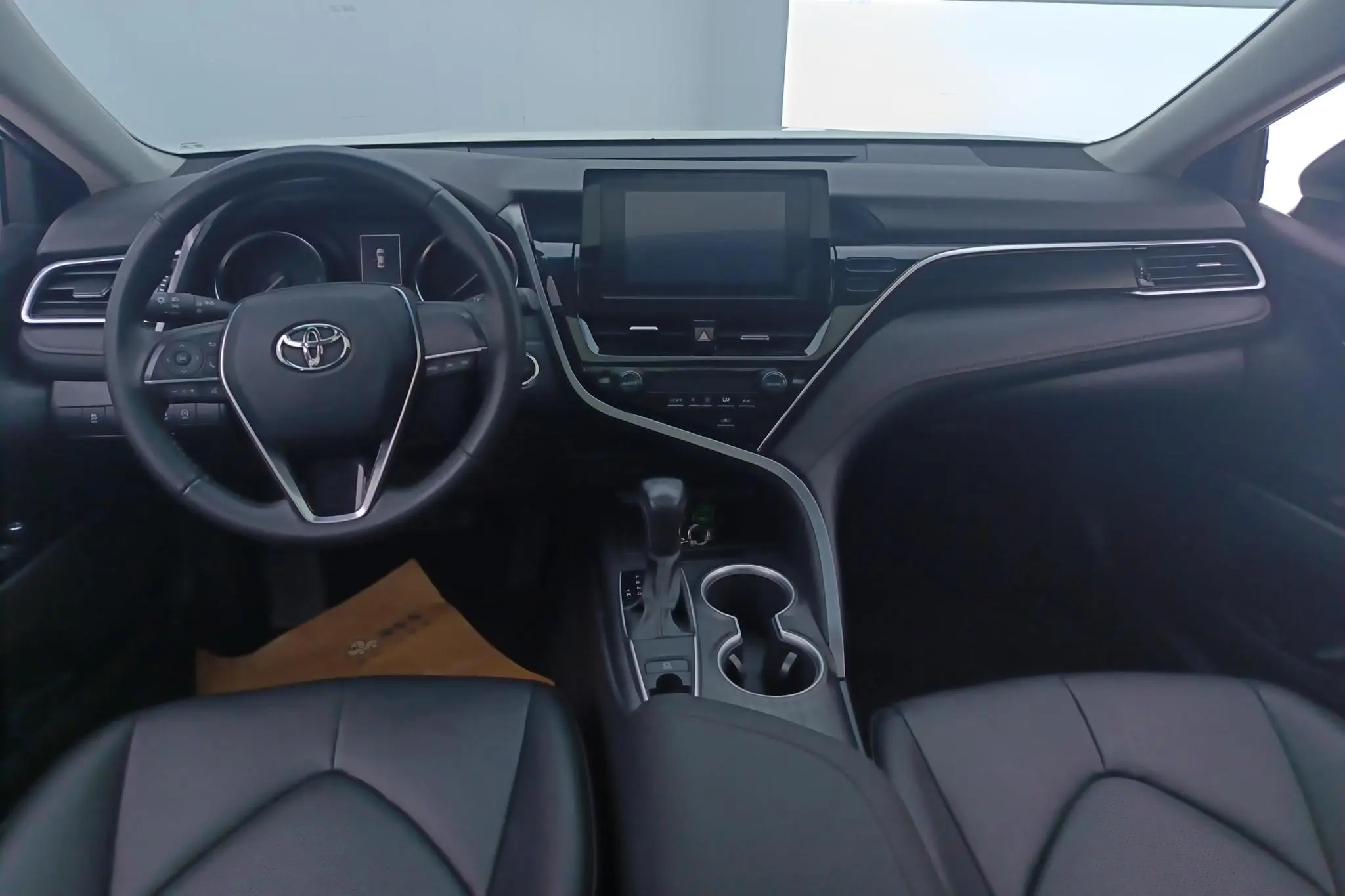TOYOTA Camry 2.0GVP Leading Edition