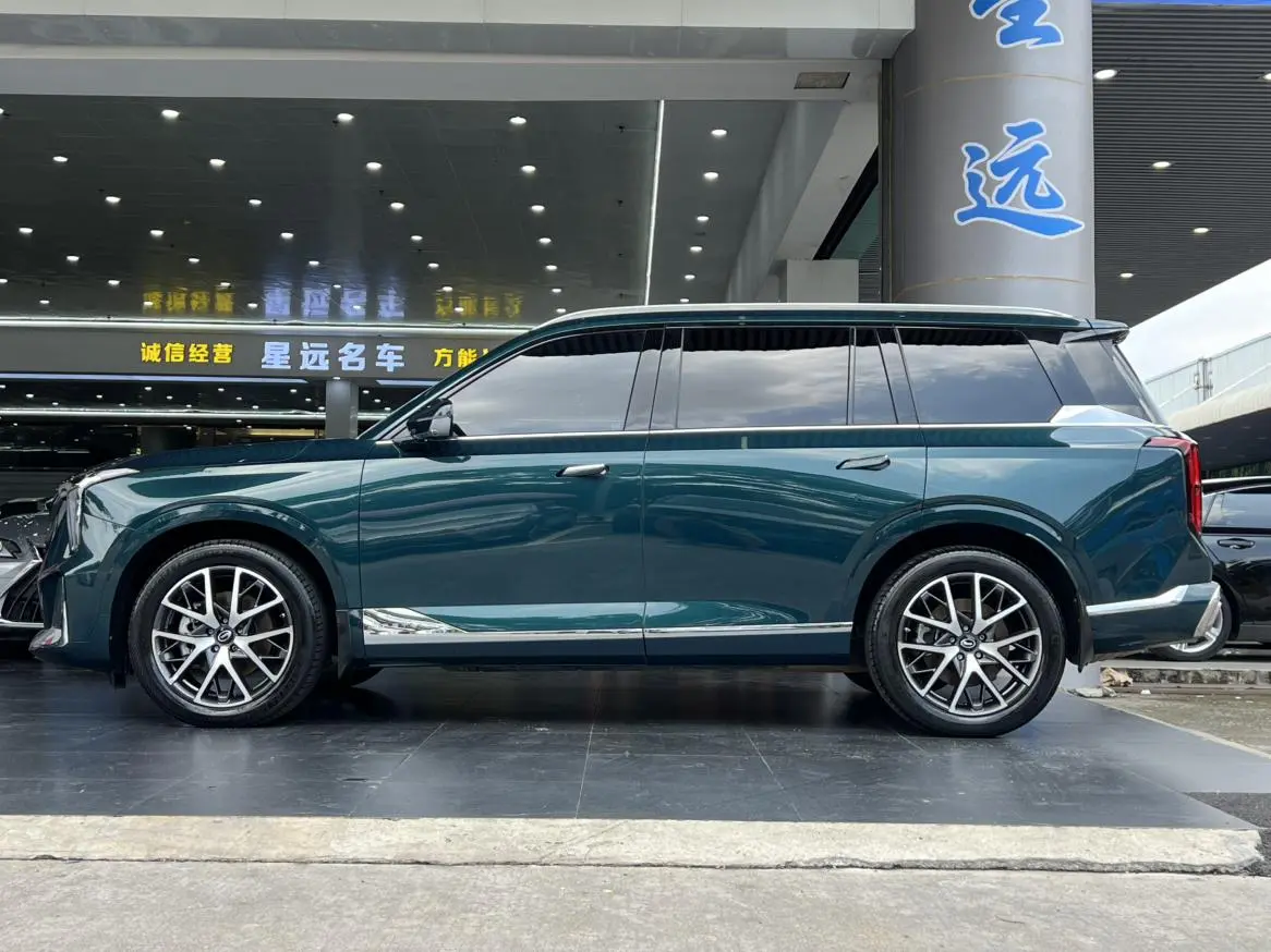 GAC Trumpchi GS8 Pilot Series 2.0 TGDI two-wheel drive Premium Edition 7-seater