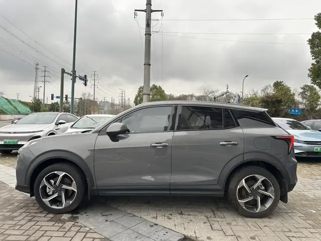 LYNK & CO Lynk & Co. 06 EM-P PHEV Remix Shero