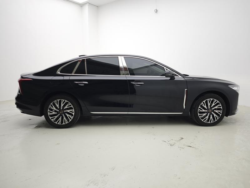 Hongqi Red Flag H5 2025