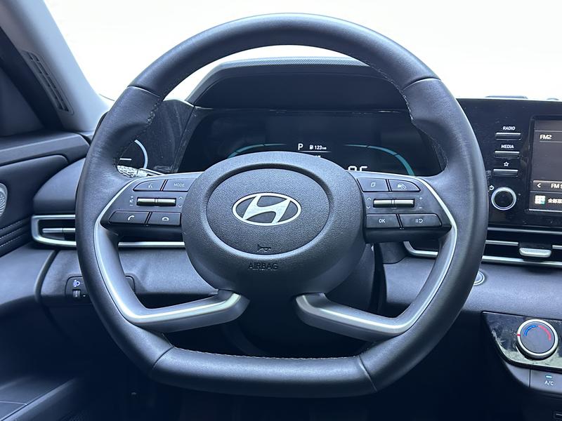 Hyundai Elantra 2023