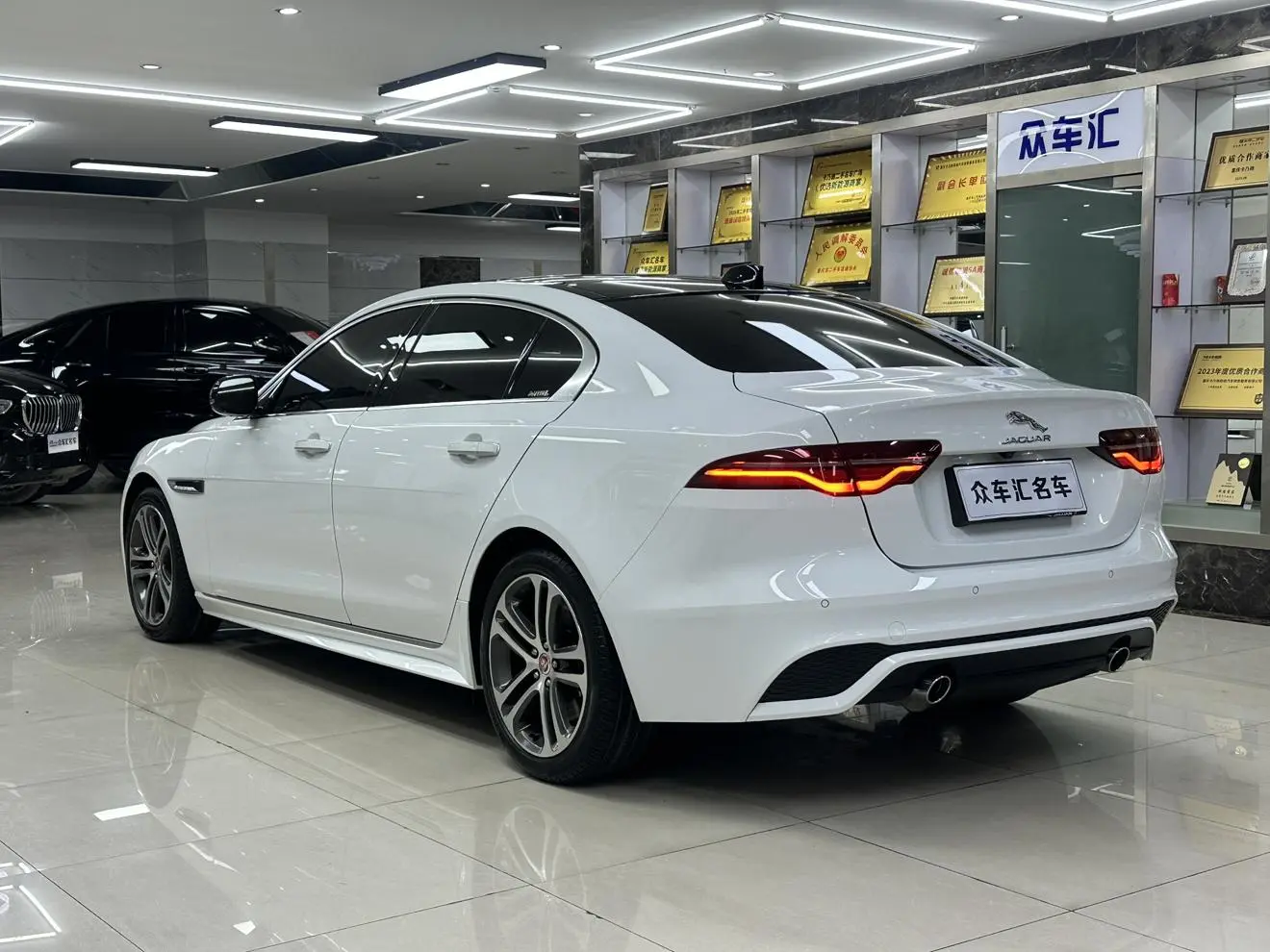 Jaguar Jaguar XEL 2.0T 250PS R-DYNAMIC S Enterprising Sports Edition