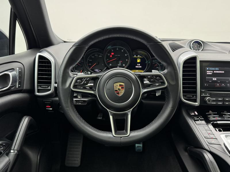 Porsche Cayenne 2016