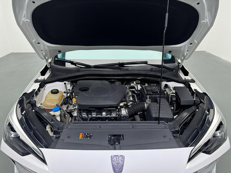 Roewe Roewe i5 2023