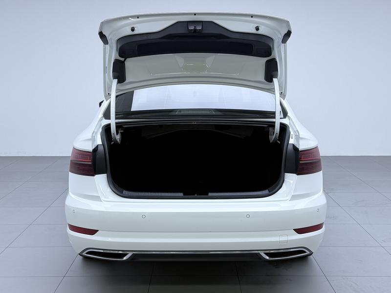 Volkswagen Sagitar 2022
