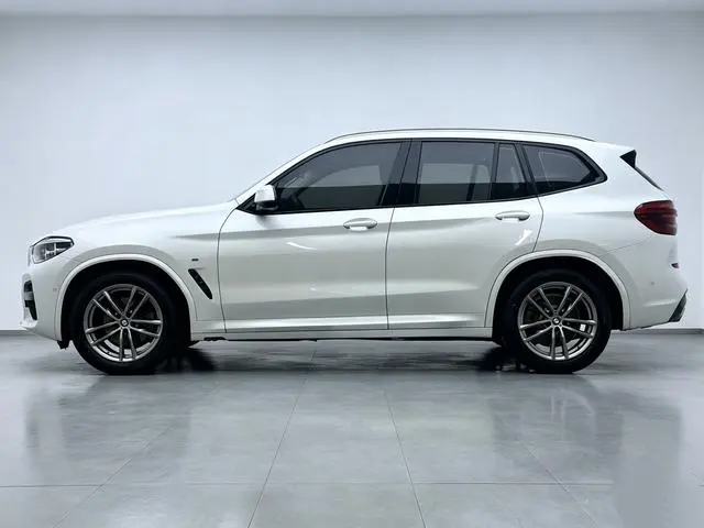 BMW BMW X3 xDrive25i M sports suit