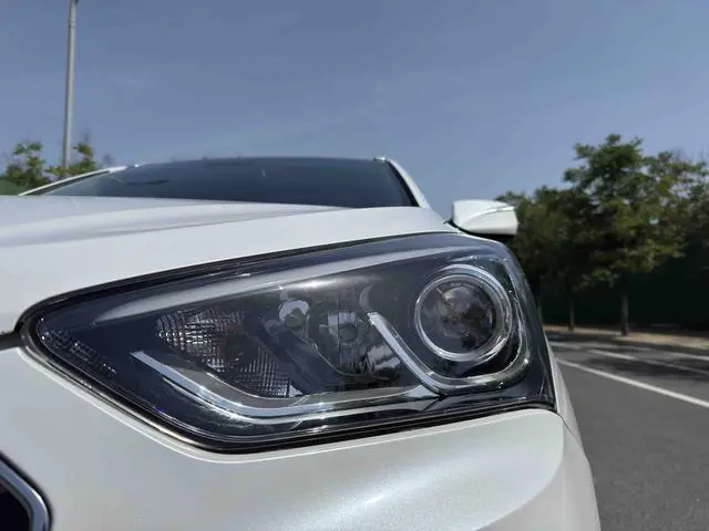 Hyundai Shengda 2.0T automatic four-wheel drive intelligent 7-seater