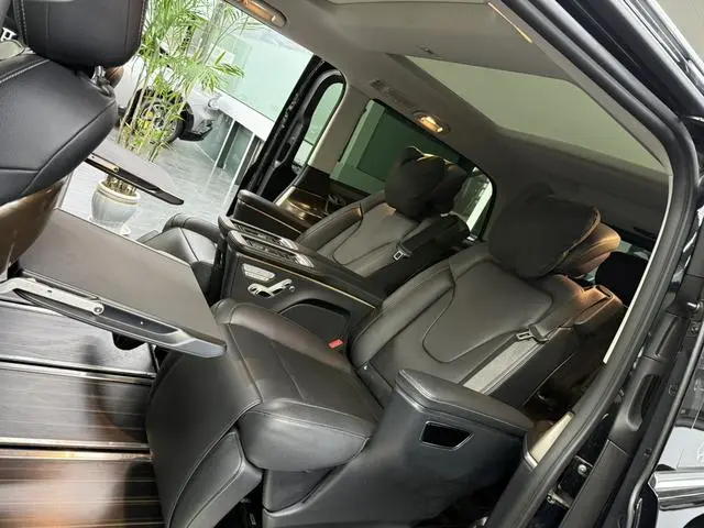 Mercedes-Benz Mercedes-Benz V-class V 260 L Long Wheelbase Premium Edition