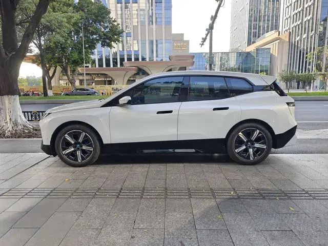 BMW BMW iX xDrive40