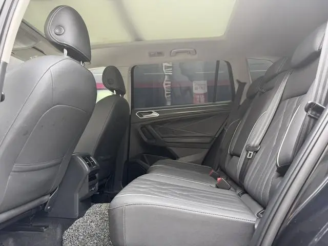 Volkswagen Tiguan L 330TSI two-wheel drive R-Line Premium edition