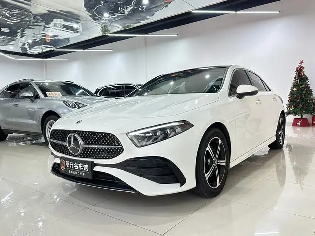 Mercedes-Benz Mercedes-Benz A-class A 200 L sports sedan fashion Version