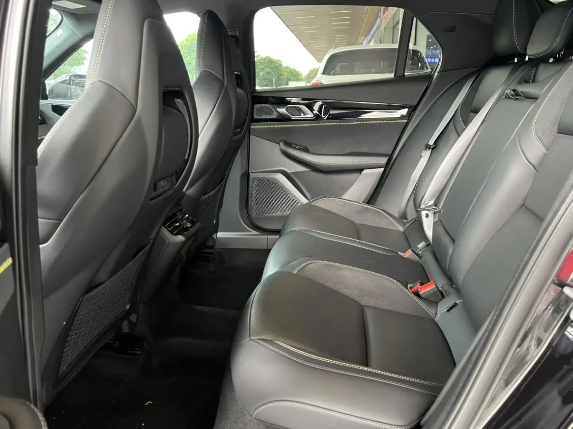 LYNK & CO Lynk 03 2.0 TD DCT Jin Pro