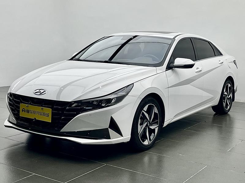 Hyundai Elantra 2022