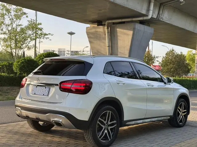 Mercedes-Benz Mercedes-Benz GLA GLA 200 fashion type