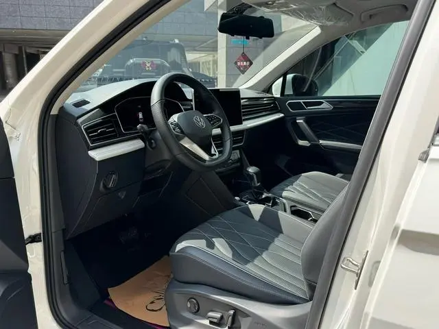 Volkswagen Tiguan L 330TSI automatic two-wheel drive Smart edition