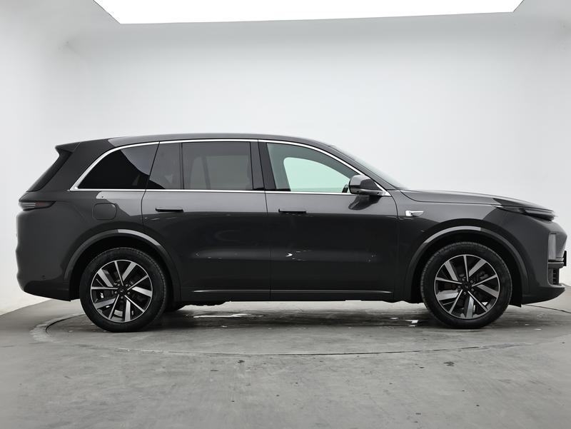 Li Auto Ideal L8 2023
