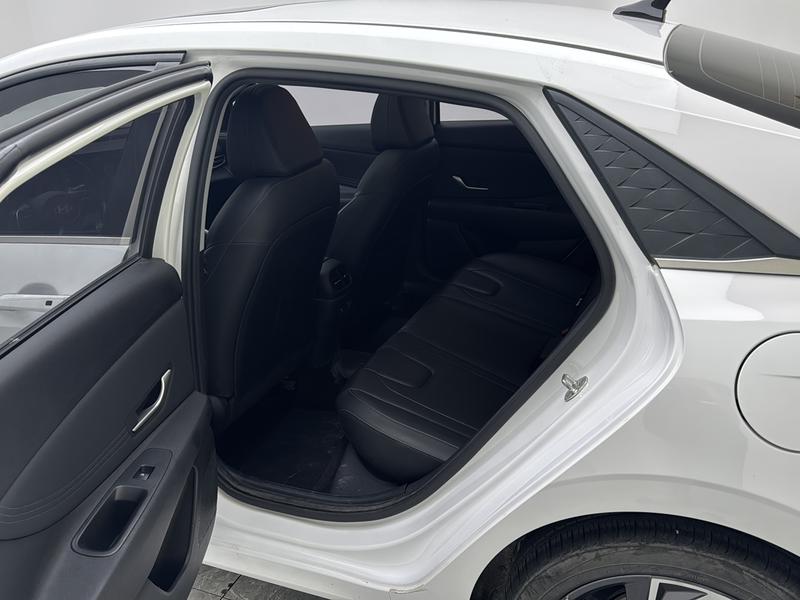 Hyundai Elantra 2023