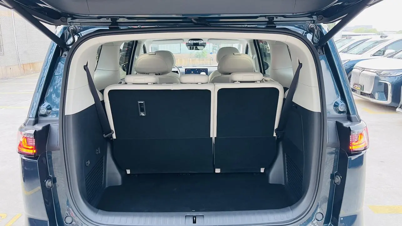 VOYAH Lantu Dreamer PHEV Four-wheel drive flagship dry version