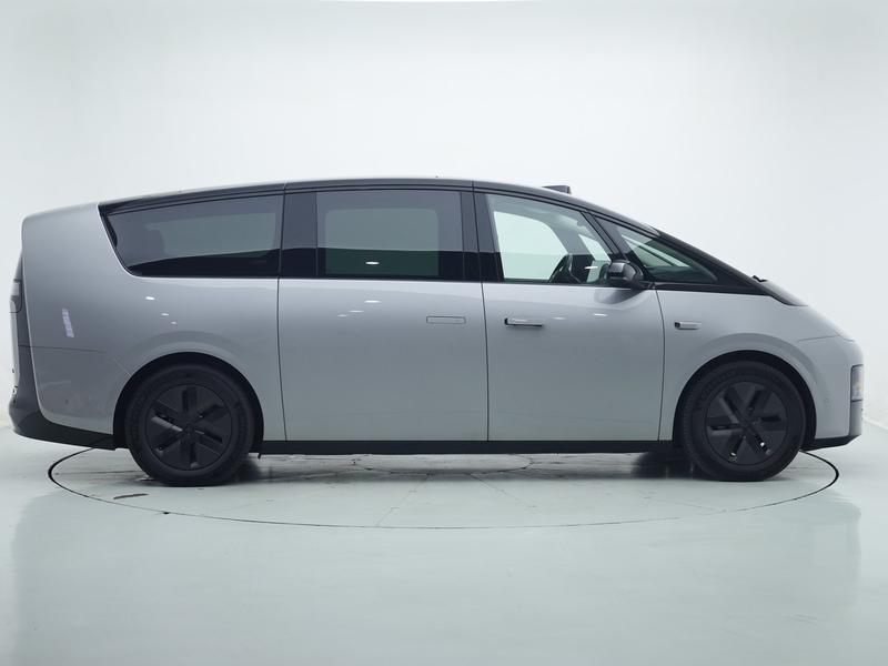 Li Auto Ideal MEGA 2024