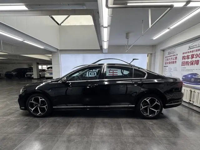 Volkswagen Magotan 2 million commemorative edition 330TSI DSG leading model