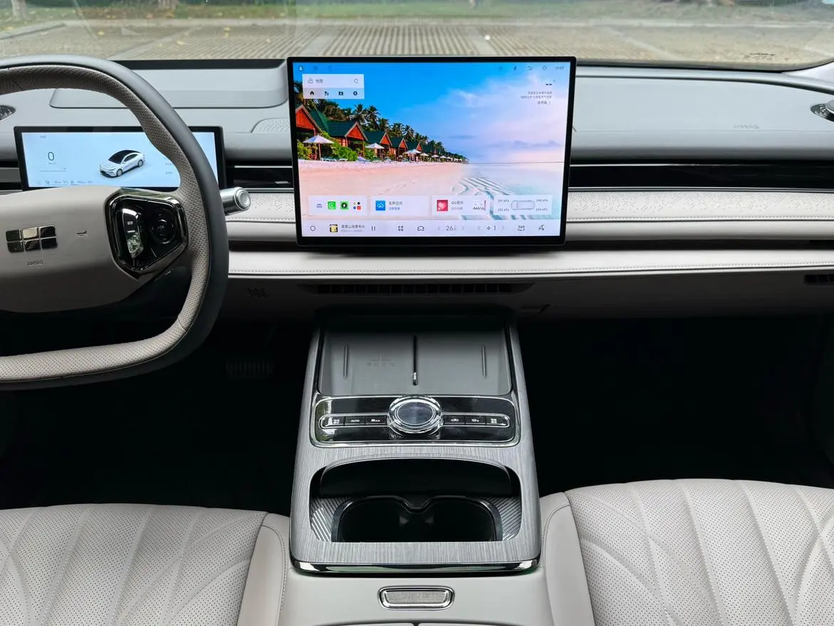 Geely Galaxy Galaxy Sparkle 8 PHEV 130km EM-P Starship Version