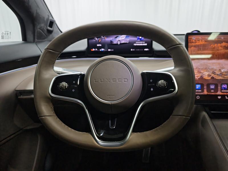 Luxeed Luxeed R7 2024