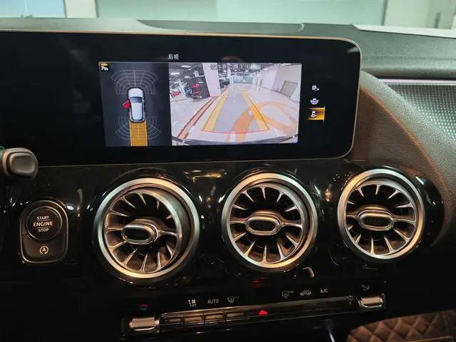 Mercedes-Benz Mercedes-Benz GLA GLA 200