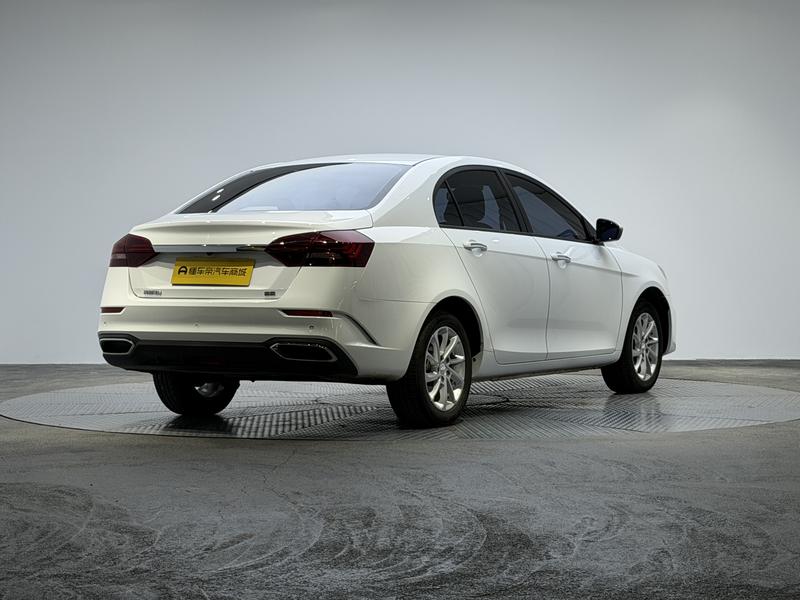 Geely Emgrand 2021