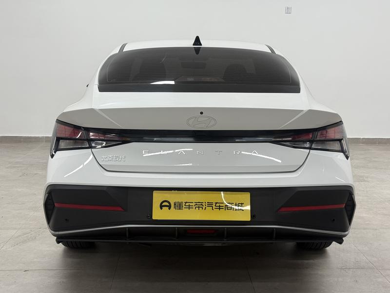 Hyundai Elantra 2023