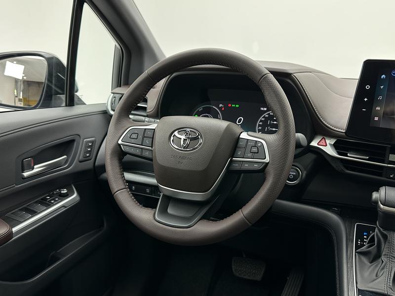 Toyota Gravia 2026