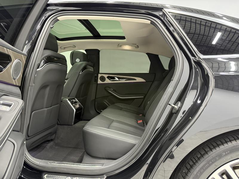 Hongqi Red Flag H9 2020