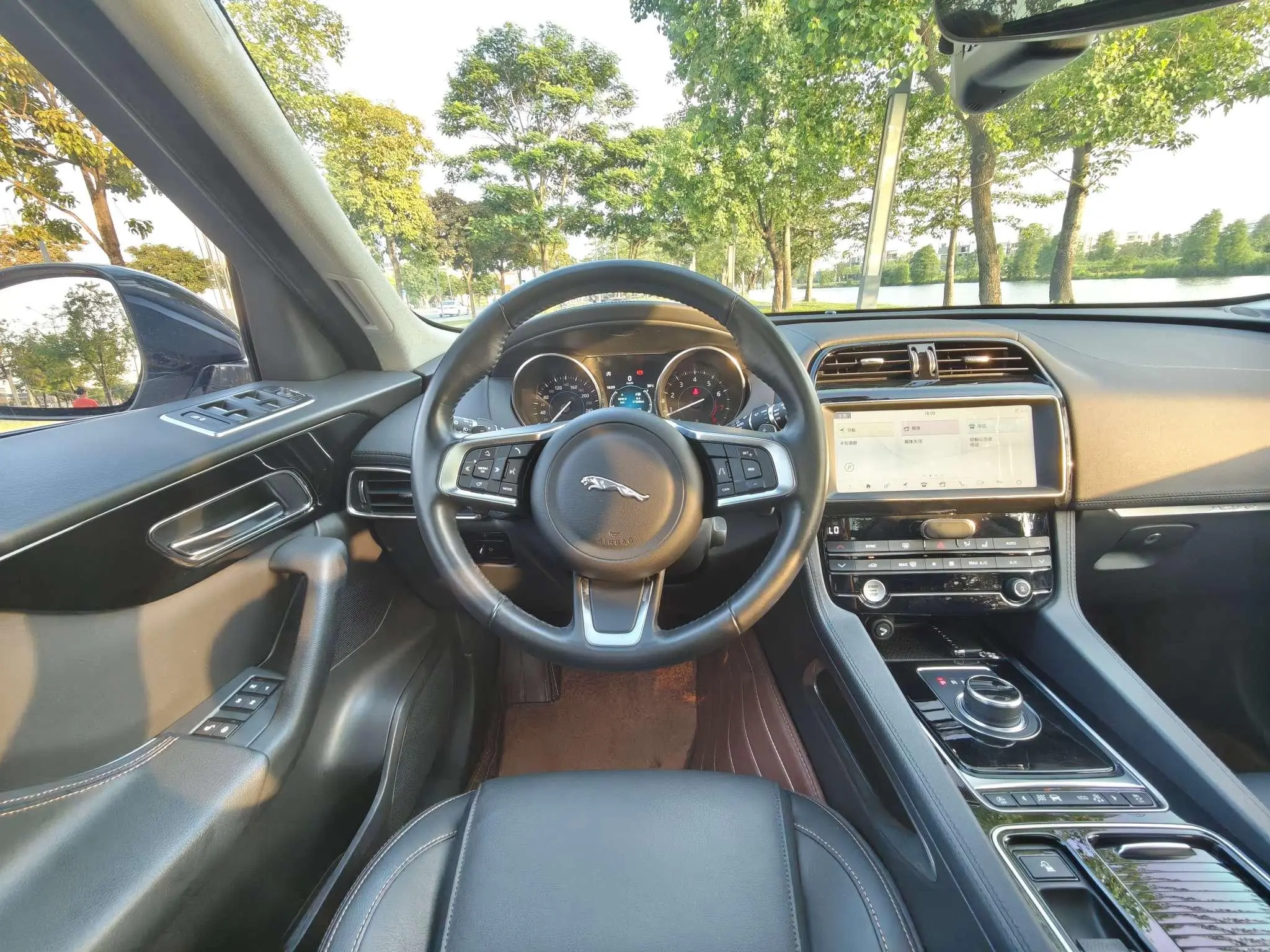 Jaguar Jaguar F-PACE 2.0T four-wheel drive Urban Exclusive Edition