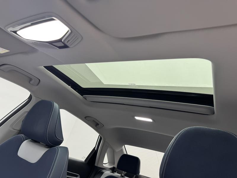 Geely Emgrand 2022