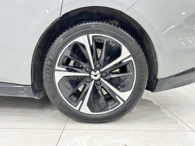 NIO NIO ET5 2025