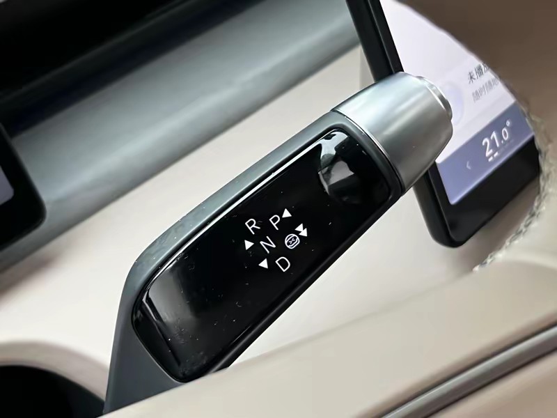 XPeng Xiaopeng X9 2025