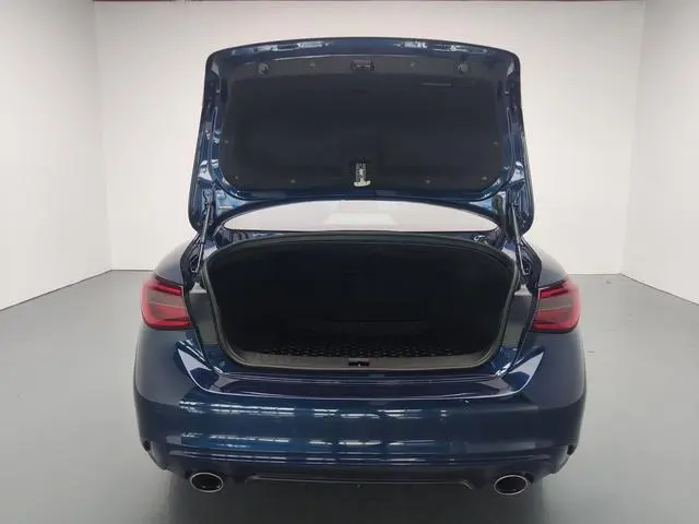 Infiniti Infiniti Q50L 2.0T Yixiang Edition Country VI