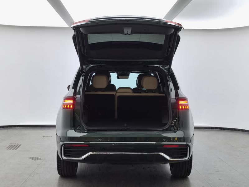 Geely Emgrand L 2025
