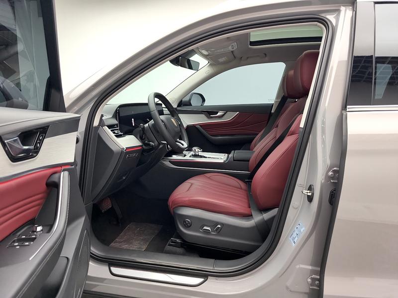 Hongqi Red Flag HS5 2025