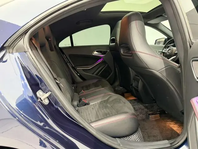 Mercedes-Benz Mercedes-Benz CLA CLA 220 4MATIC