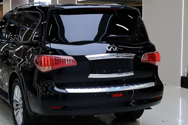 Infiniti Infiniti QX80 5.6L 4WD