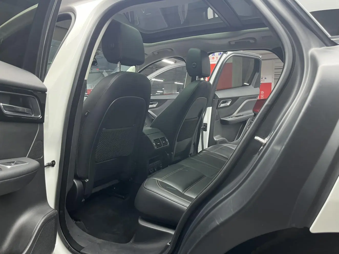 Jaguar Jaguar F-PACE 2.0T two-wheel drive Urban Exclusive Edition