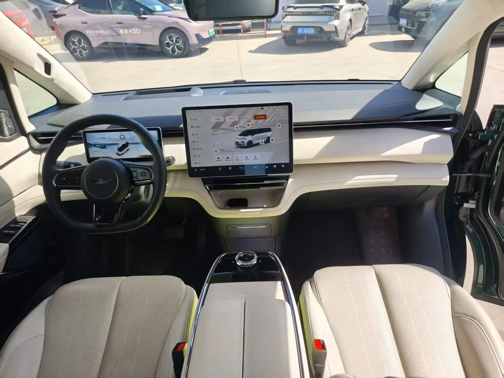 Geely Galaxy Wing true L380 805km four-wheel drive ultimate edition
