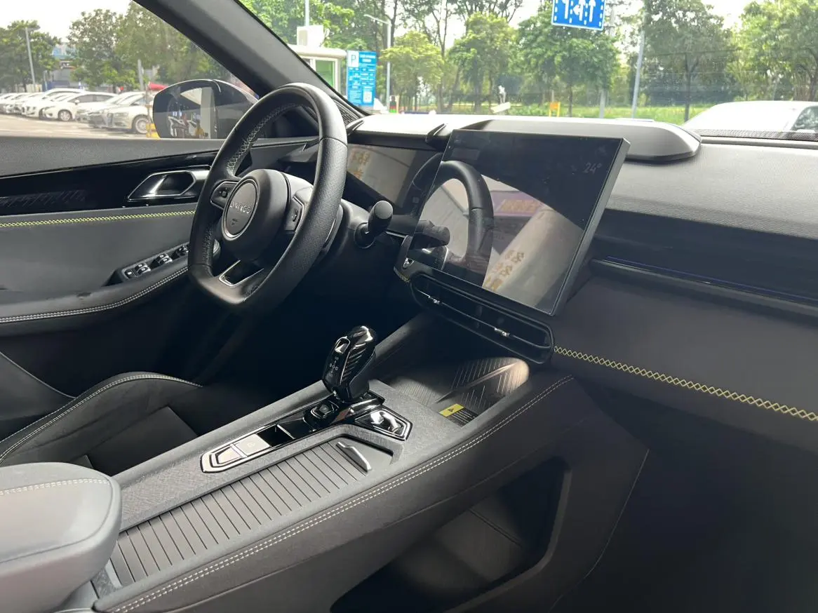 LYNK & CO Lynk 03 2.0 TD DCT Jin Pro