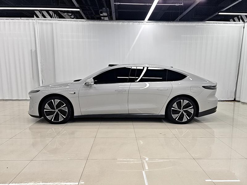 NIO NIO ET7 2024