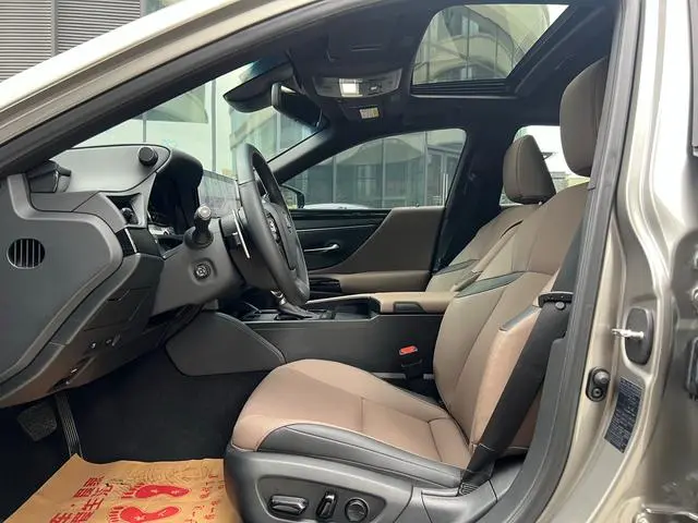 Lexus Lexus ES 200 Excellent Edition