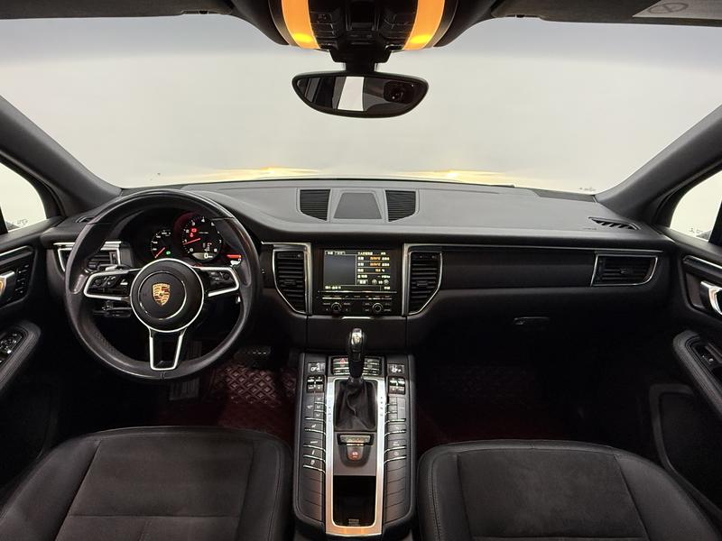 Porsche Macan 2014
