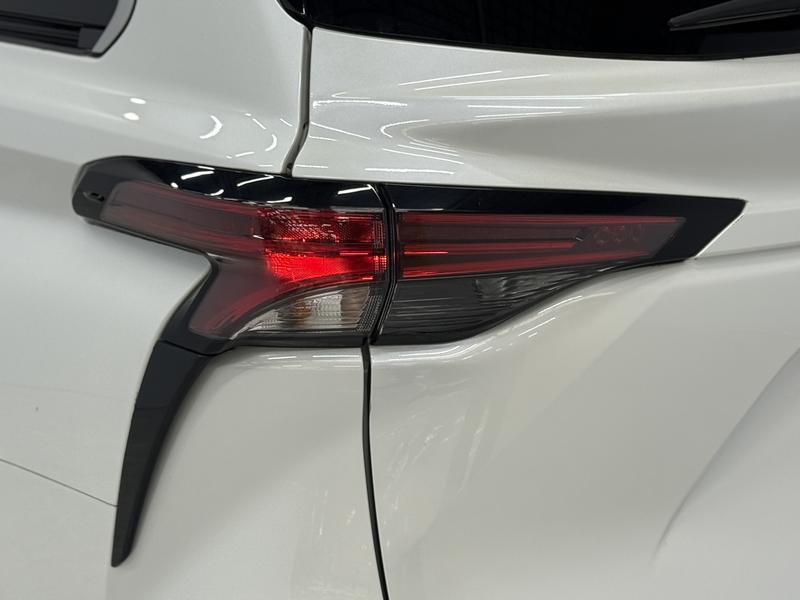 Toyota Gravia 2023